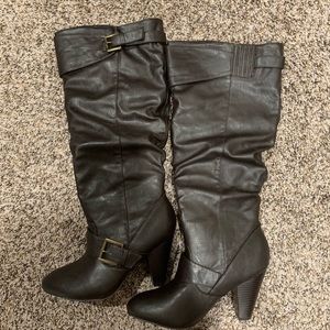 New dark brown boots size 6 1/2